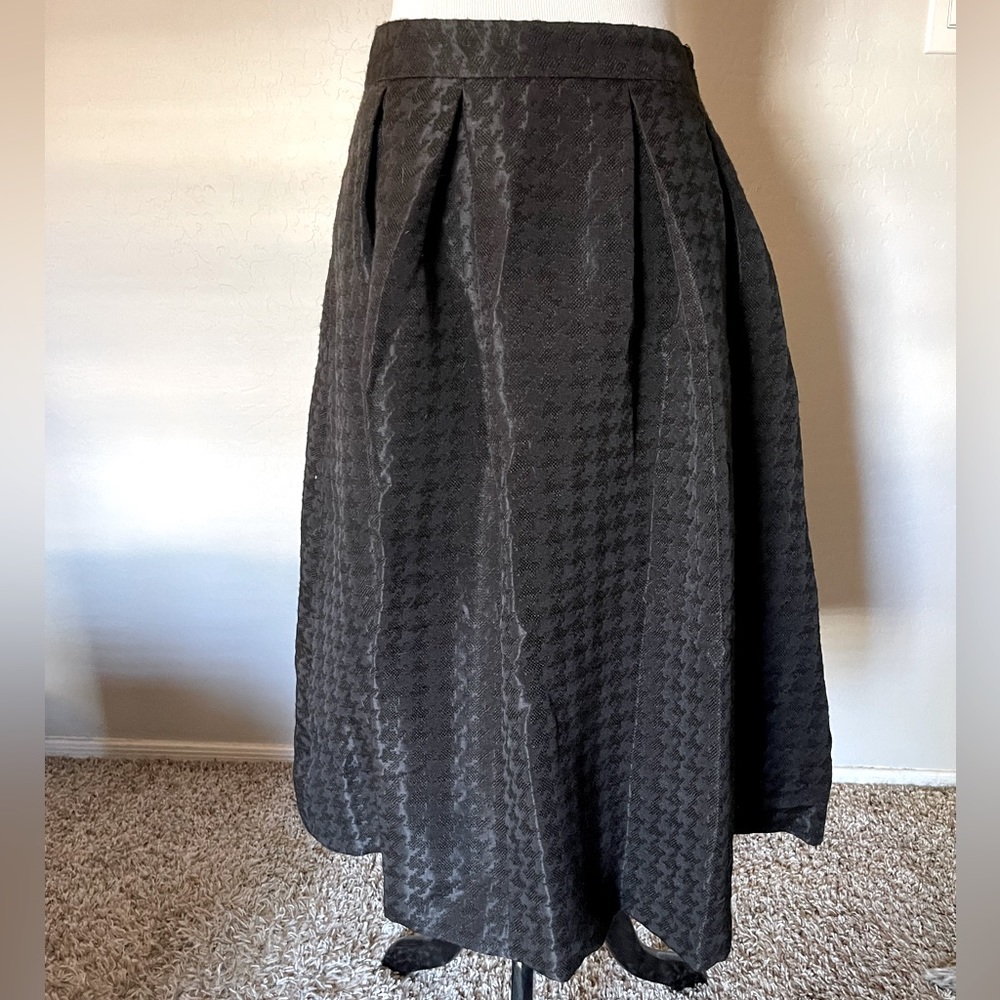 Karl Lagerfeld - Midi Houndstooth Skirt - Size 4